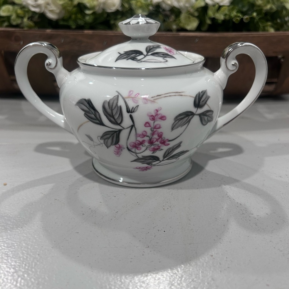 Elegant Floral Porcelain Sugar Bowl with Lid